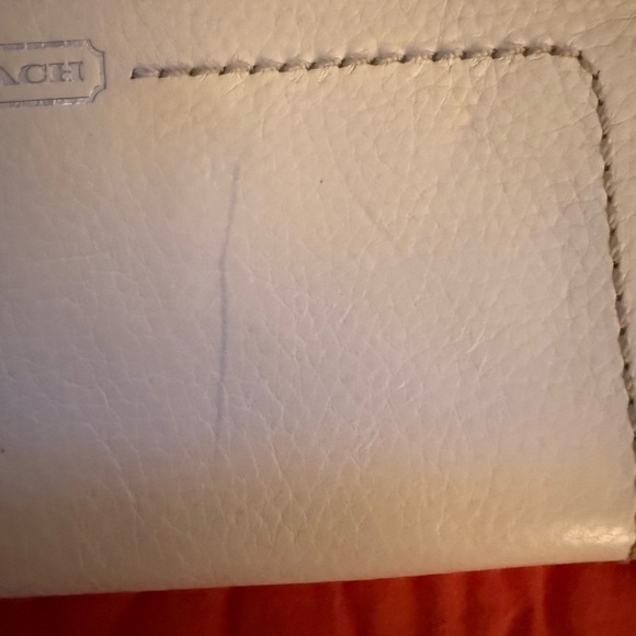 Coach Cream Leather Wallet with Zipper Closure - Picture 8 of 8